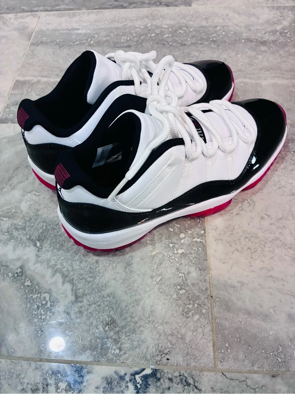 Air Jordan 11 low Chicago